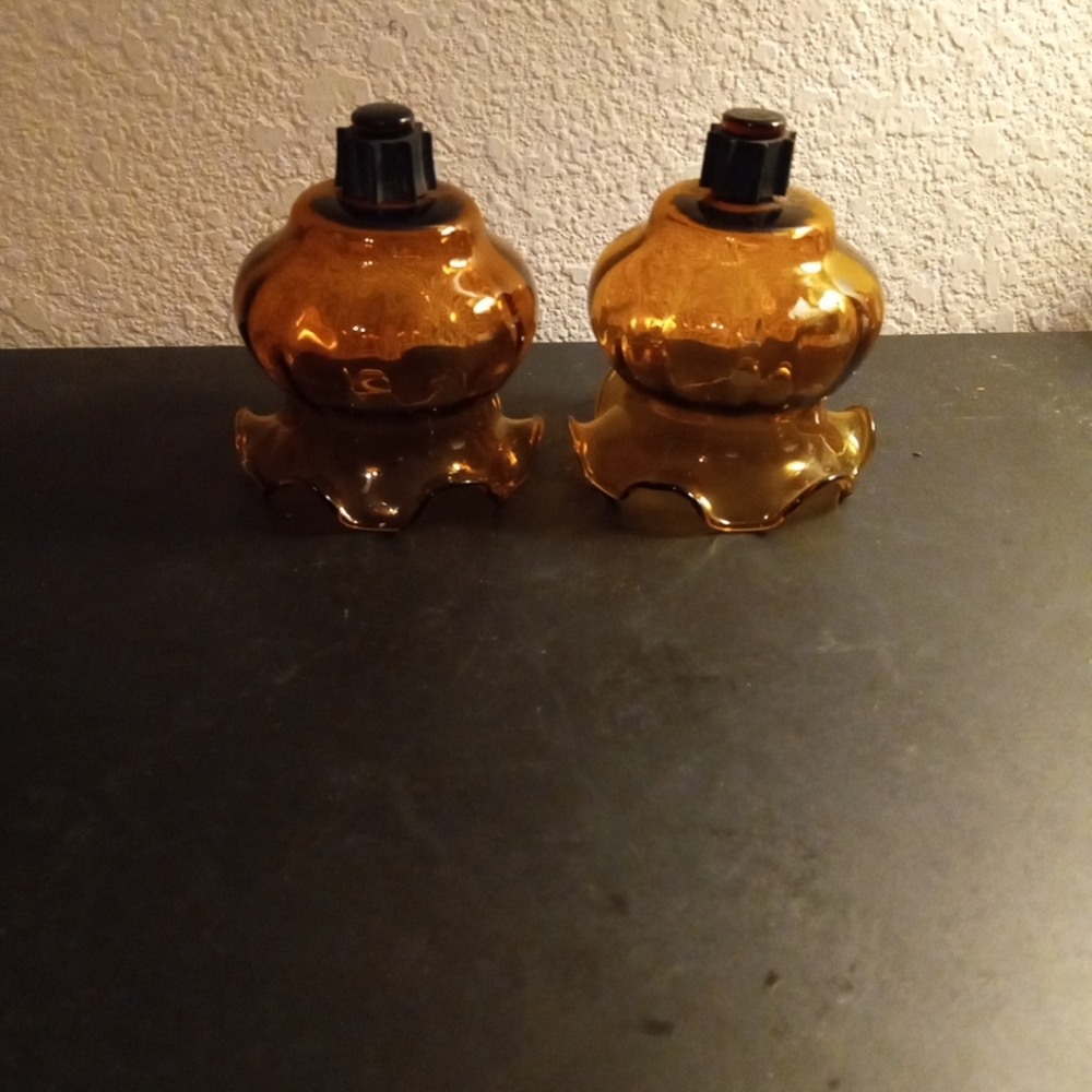 GORGEOUS VTG Pair of 3" Amber Ruffled Peg Votive Holders.